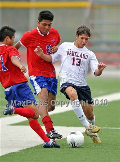Thumbnail 2 in Wakeland vs Pearce (Class 4A, Region II semifinal) photogallery.