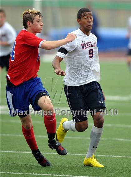 Thumbnail 2 in Wakeland vs Pearce (Class 4A, Region II semifinal) photogallery.