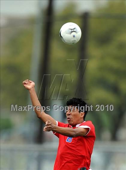 Thumbnail 1 in Wakeland vs Pearce (Class 4A, Region II semifinal) photogallery.