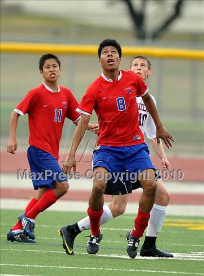 Thumbnail 3 in Wakeland vs Pearce (Class 4A, Region II semifinal) photogallery.