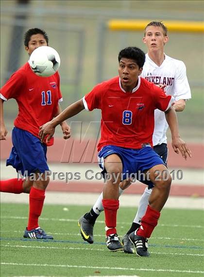 Thumbnail 1 in Wakeland vs Pearce (Class 4A, Region II semifinal) photogallery.