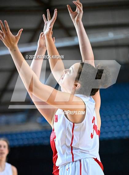 Thumbnail 2 in Stanwood vs. Snohomish (WIAA 3A Round 4 State Playoff) photogallery.