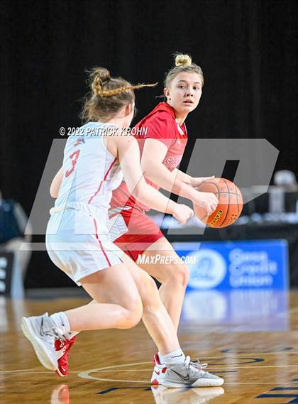 Thumbnail 1 in Stanwood vs. Snohomish (WIAA 3A Round 4 State Playoff) photogallery.