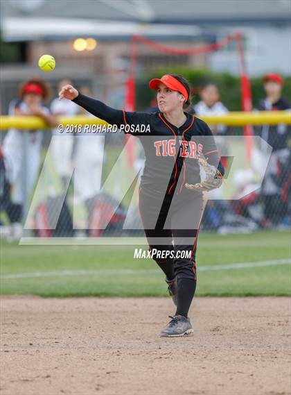 Thumbnail 2 in Washington Union vs. Woodlake (Easter Classic) photogallery.