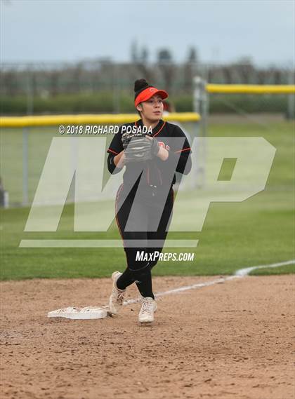 Thumbnail 1 in Washington Union vs. Woodlake (Easter Classic) photogallery.