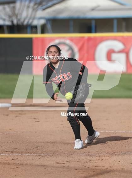 Thumbnail 1 in Washington Union vs. Woodlake (Easter Classic) photogallery.