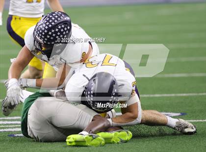 Thumbnail 2 in Highland Park vs Reedy (UIL 5A D1 Football Area) photogallery.
