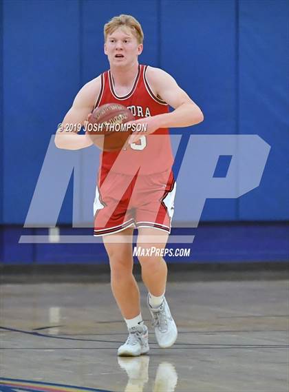 Thumbnail 1 in Glendora vs. Shadow Hills photogallery.
