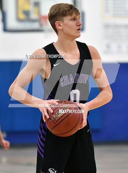 Thumbnail 2 in Glendora vs. Shadow Hills photogallery.