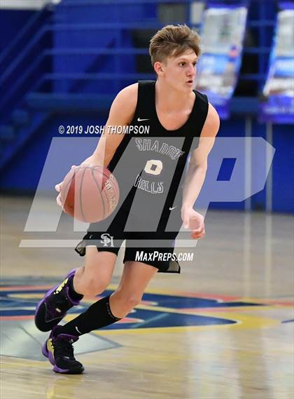 Thumbnail 2 in Glendora vs. Shadow Hills photogallery.