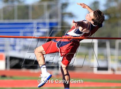 Thumbnail 2 in Santa Clara vs Saratoga (Duel Track Meet) photogallery.