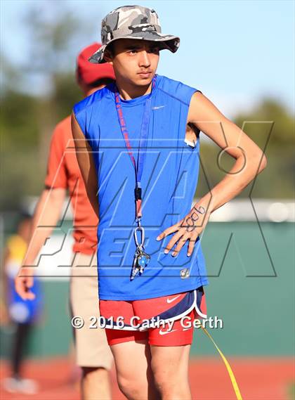 Thumbnail 3 in Santa Clara vs Saratoga (Duel Track Meet) photogallery.