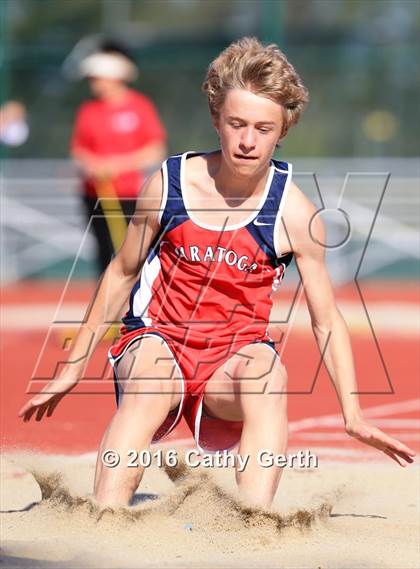 Thumbnail 2 in Santa Clara vs Saratoga (Duel Track Meet) photogallery.
