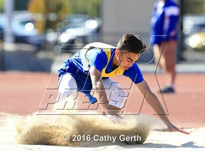 Thumbnail 1 in Santa Clara vs Saratoga (Duel Track Meet) photogallery.