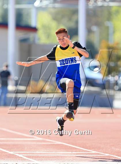 Thumbnail 1 in Santa Clara vs Saratoga (Duel Track Meet) photogallery.
