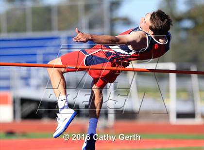 Thumbnail 3 in Santa Clara vs Saratoga (Duel Track Meet) photogallery.