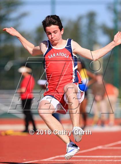 Thumbnail 2 in Santa Clara vs Saratoga (Duel Track Meet) photogallery.