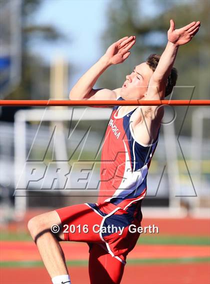 Thumbnail 3 in Santa Clara vs Saratoga (Duel Track Meet) photogallery.