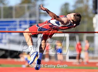 Thumbnail 2 in Santa Clara vs Saratoga (Duel Track Meet) photogallery.
