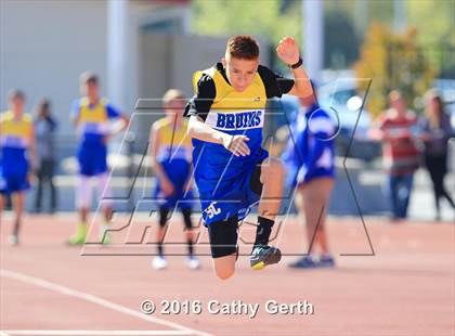 Thumbnail 3 in Santa Clara vs Saratoga (Duel Track Meet) photogallery.