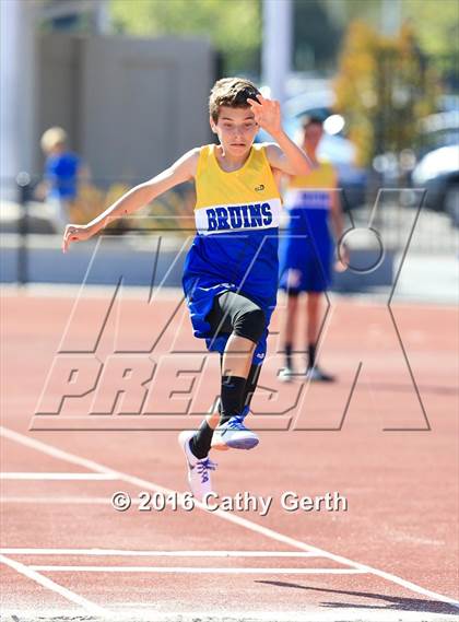 Thumbnail 2 in Santa Clara vs Saratoga (Duel Track Meet) photogallery.