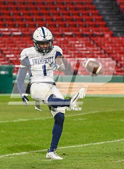Thumbnail 3 in Swampscott vs Marblehead (High School Football at Fenway Park) photogallery.