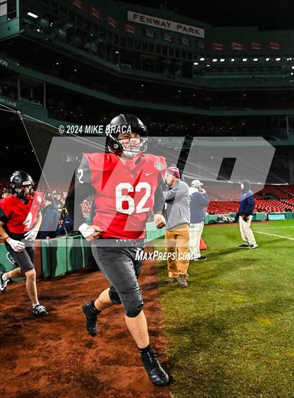 Thumbnail 3 in Swampscott vs Marblehead (High School Football at Fenway Park) photogallery.