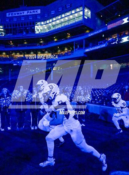 Thumbnail 3 in Swampscott vs Marblehead (High School Football at Fenway Park) photogallery.