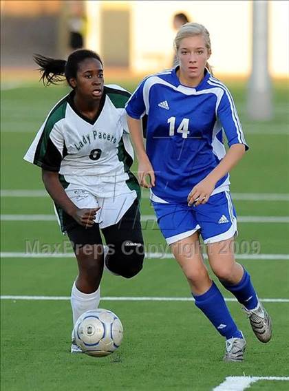 Thumbnail 2 in Pomona Catholic vs. Charter Oak photogallery.