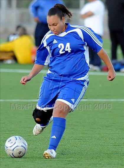 Thumbnail 2 in Pomona Catholic vs. Charter Oak photogallery.
