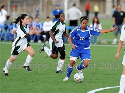 Thumbnail 2 in Pomona Catholic vs. Charter Oak photogallery.