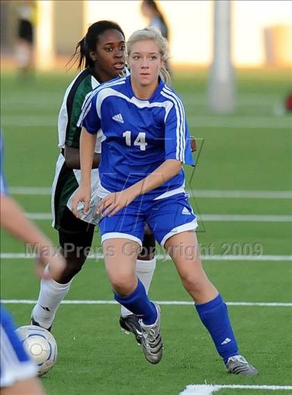 Thumbnail 3 in Pomona Catholic vs. Charter Oak photogallery.