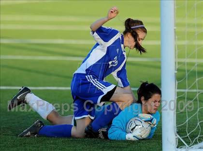 Thumbnail 2 in Pomona Catholic vs. Charter Oak photogallery.