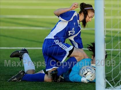 Thumbnail 3 in Pomona Catholic vs. Charter Oak photogallery.