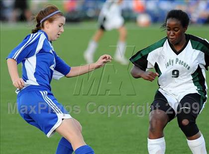 Thumbnail 3 in Pomona Catholic vs. Charter Oak photogallery.