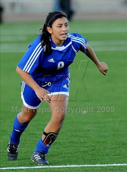 Thumbnail 2 in Pomona Catholic vs. Charter Oak photogallery.