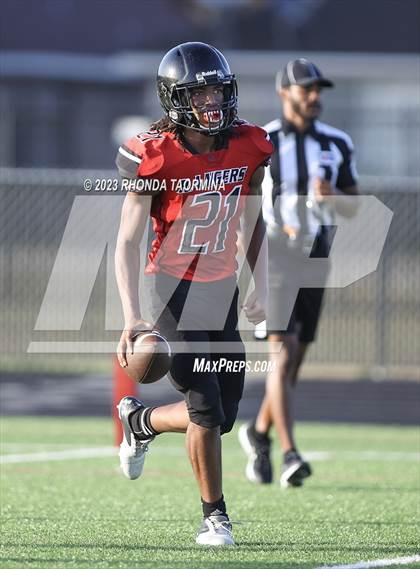 Thumbnail 1 in Fort Bend Clements @ Terry photogallery.