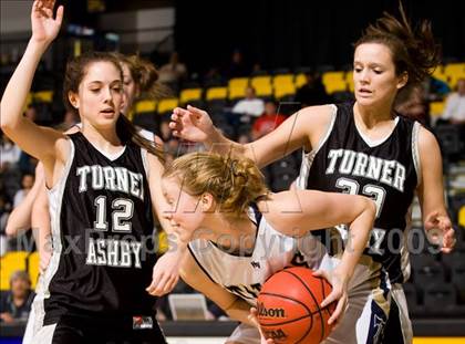 Thumbnail 3 in Hidden Valley vs. Ashby (VHSL AA D4 Semifinal) photogallery.