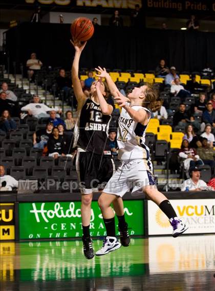 Thumbnail 2 in Hidden Valley vs. Ashby (VHSL AA D4 Semifinal) photogallery.