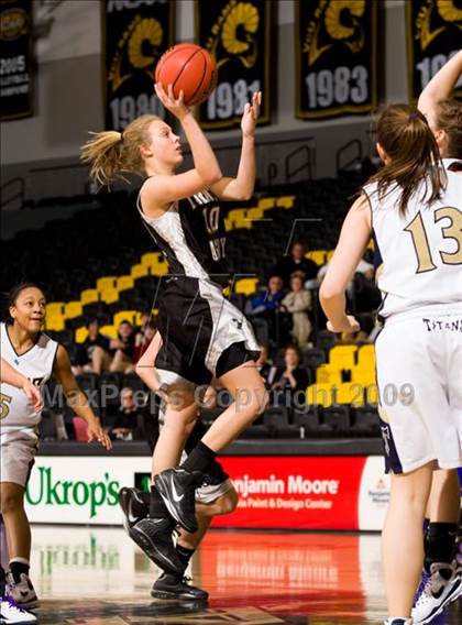 Thumbnail 1 in Hidden Valley vs. Ashby (VHSL AA D4 Semifinal) photogallery.