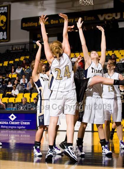 Thumbnail 2 in Hidden Valley vs. Ashby (VHSL AA D4 Semifinal) photogallery.