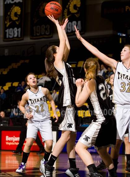 Thumbnail 2 in Hidden Valley vs. Ashby (VHSL AA D4 Semifinal) photogallery.
