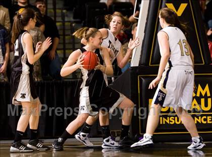 Thumbnail 2 in Hidden Valley vs. Ashby (VHSL AA D4 Semifinal) photogallery.