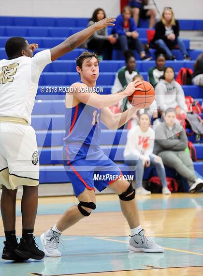 Thumbnail 2 in Grapevine vs. Conroe (McDonald's Texas Invitational) photogallery.