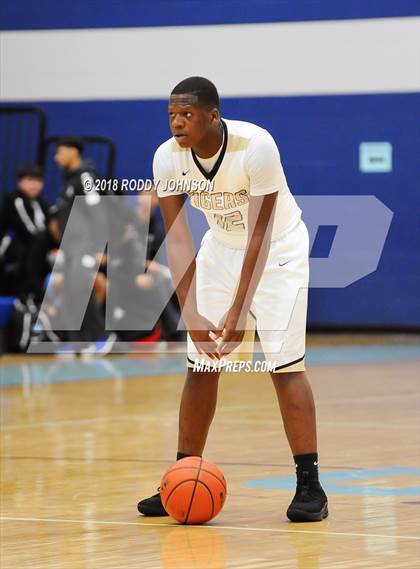 Thumbnail 2 in Grapevine vs. Conroe (McDonald's Texas Invitational) photogallery.