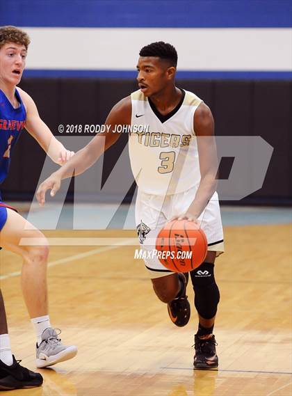 Thumbnail 2 in Grapevine vs. Conroe (McDonald's Texas Invitational) photogallery.