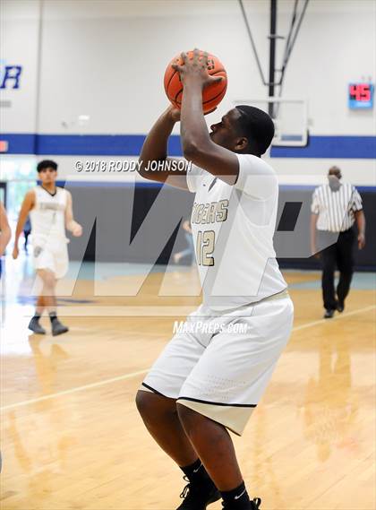 Thumbnail 1 in Grapevine vs. Conroe (McDonald's Texas Invitational) photogallery.