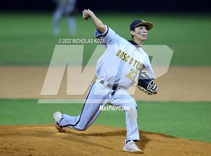 Thumbnail 2 in Bosco Tech vs. Verbum Dei photogallery.