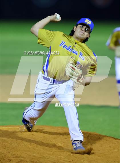 Thumbnail 3 in Bosco Tech vs. Verbum Dei photogallery.