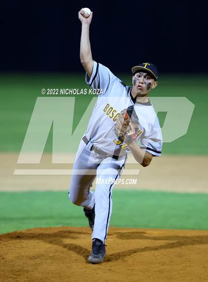 Thumbnail 2 in Bosco Tech vs. Verbum Dei photogallery.